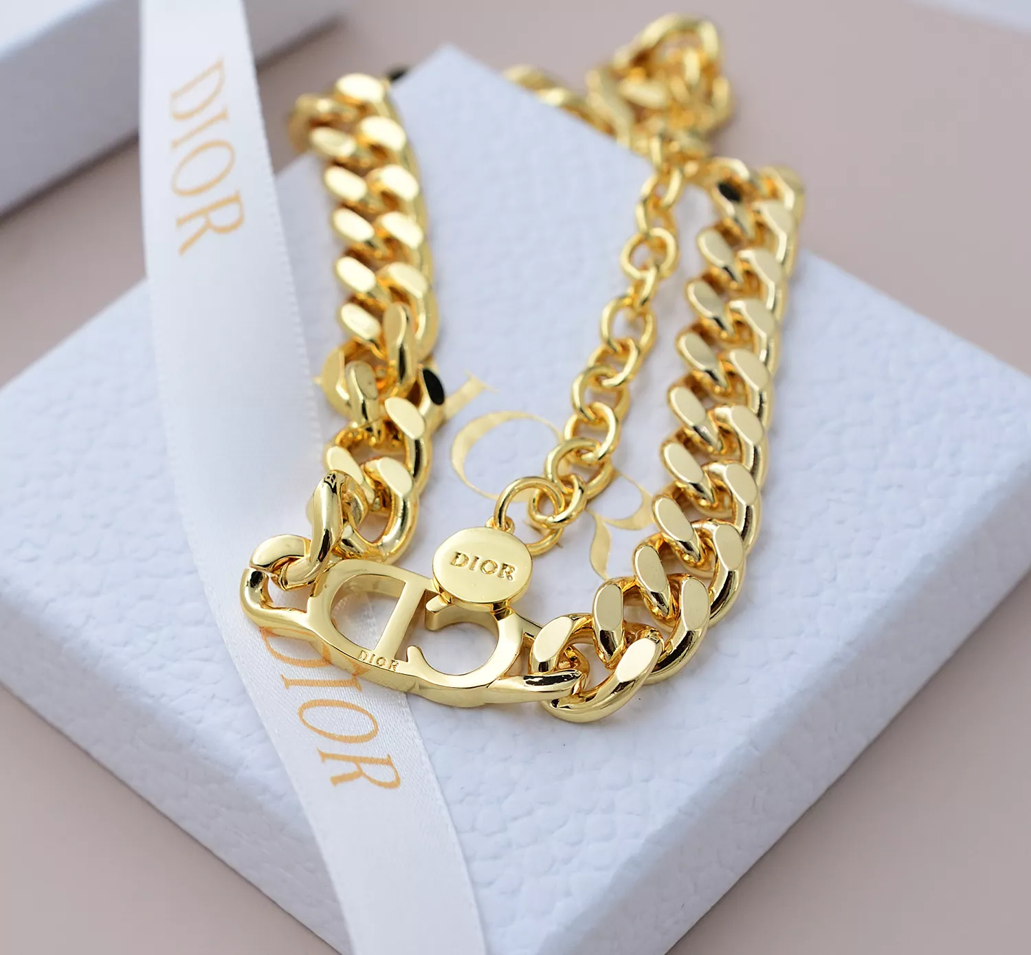 Elegant 2751 Christian Dior Necklaces