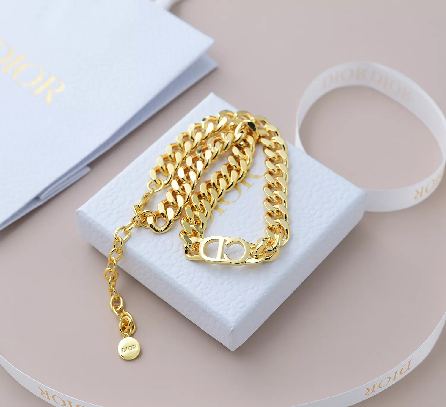 Elegant 2751 Christian Dior Necklaces