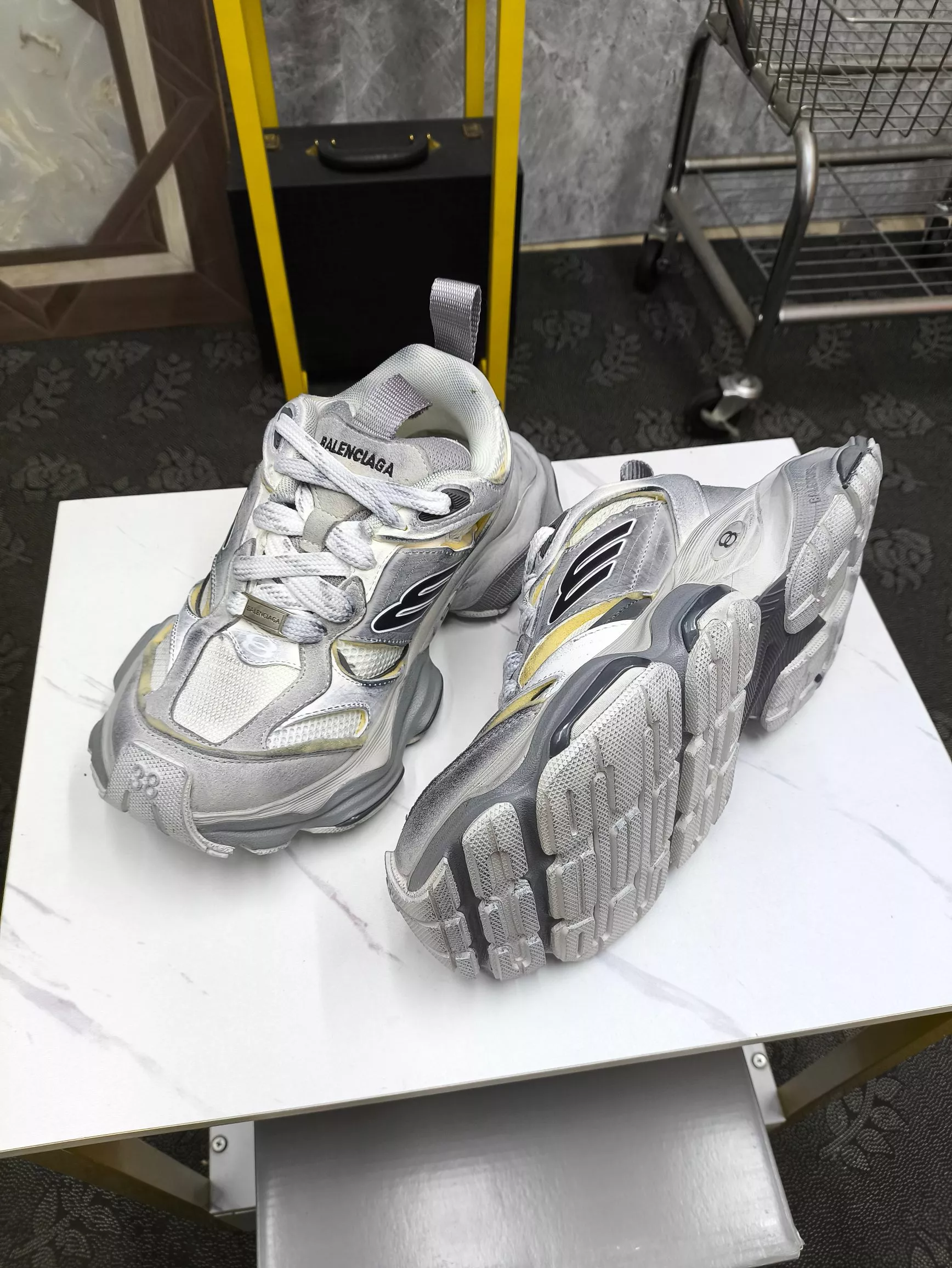 Elegant 2875 Balenciaga Casual Shoes For Women