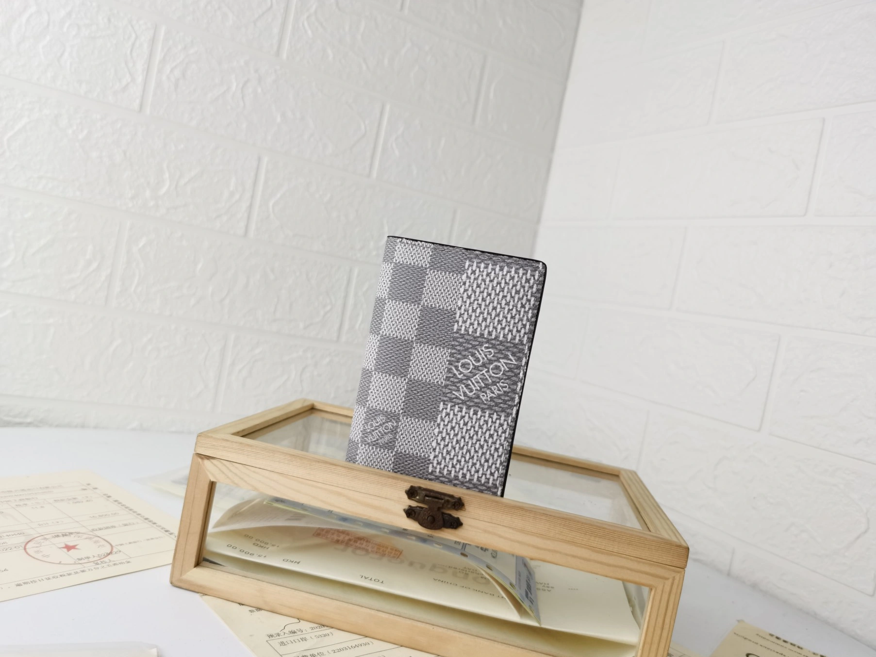 Elegant 2938 Louis Vuitton LV Card Case For Unisex