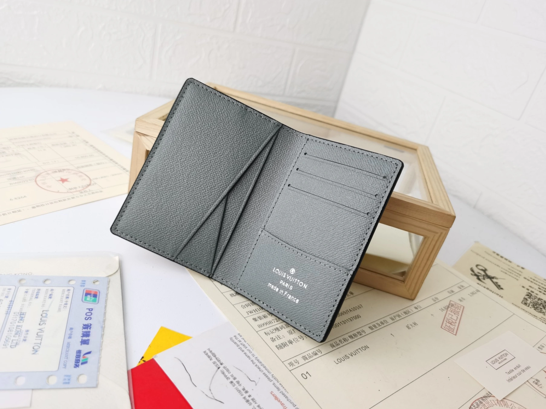 Elegant 2938 Louis Vuitton LV Card Case For Unisex