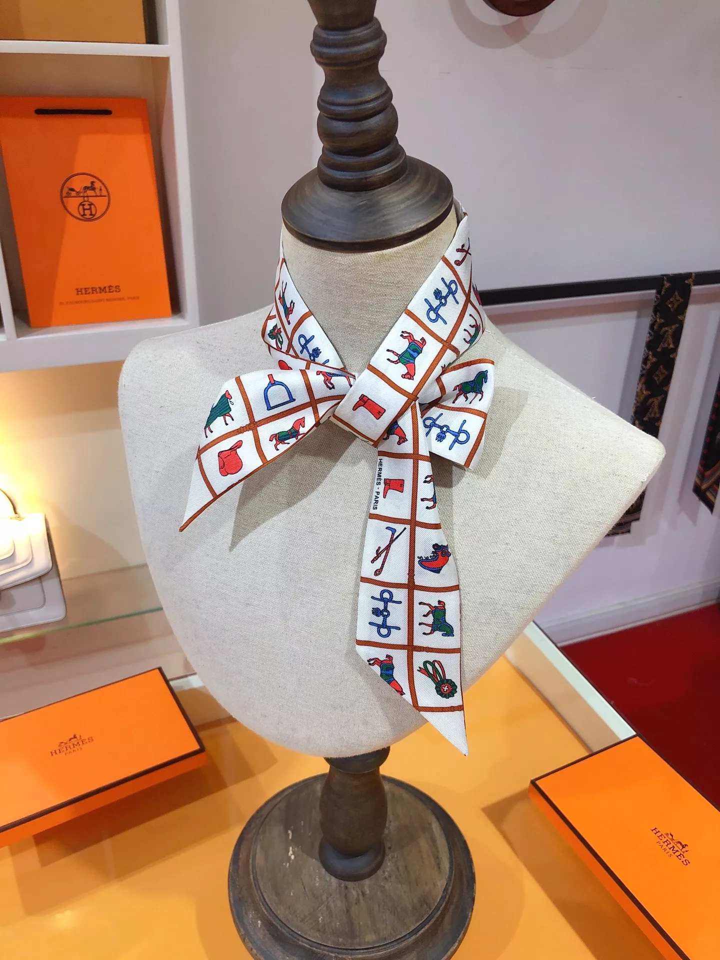 Elegant 2959 Hermes Silk Scarf