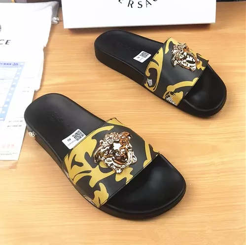 Elegant 3131 Versace Slippers For Men