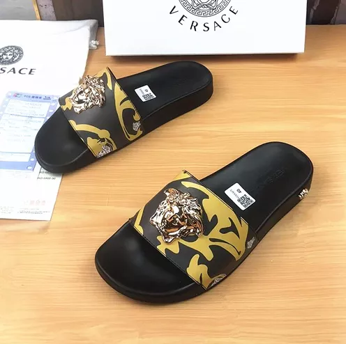 Elegant 3131 Versace Slippers For Men