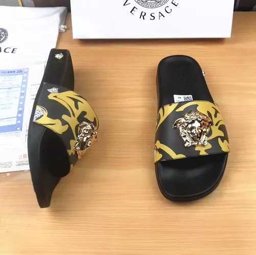 Elegant 3131 Versace Slippers For Men
