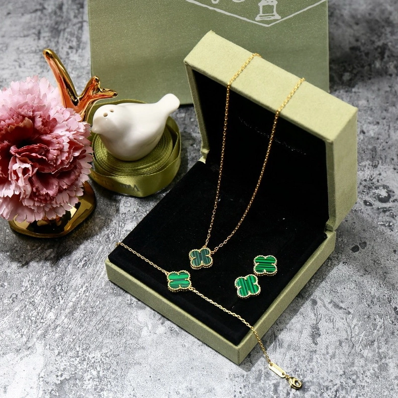 Elegant 3180 Van Cleef & Arpels Necklaces & Bracelets & Earrings