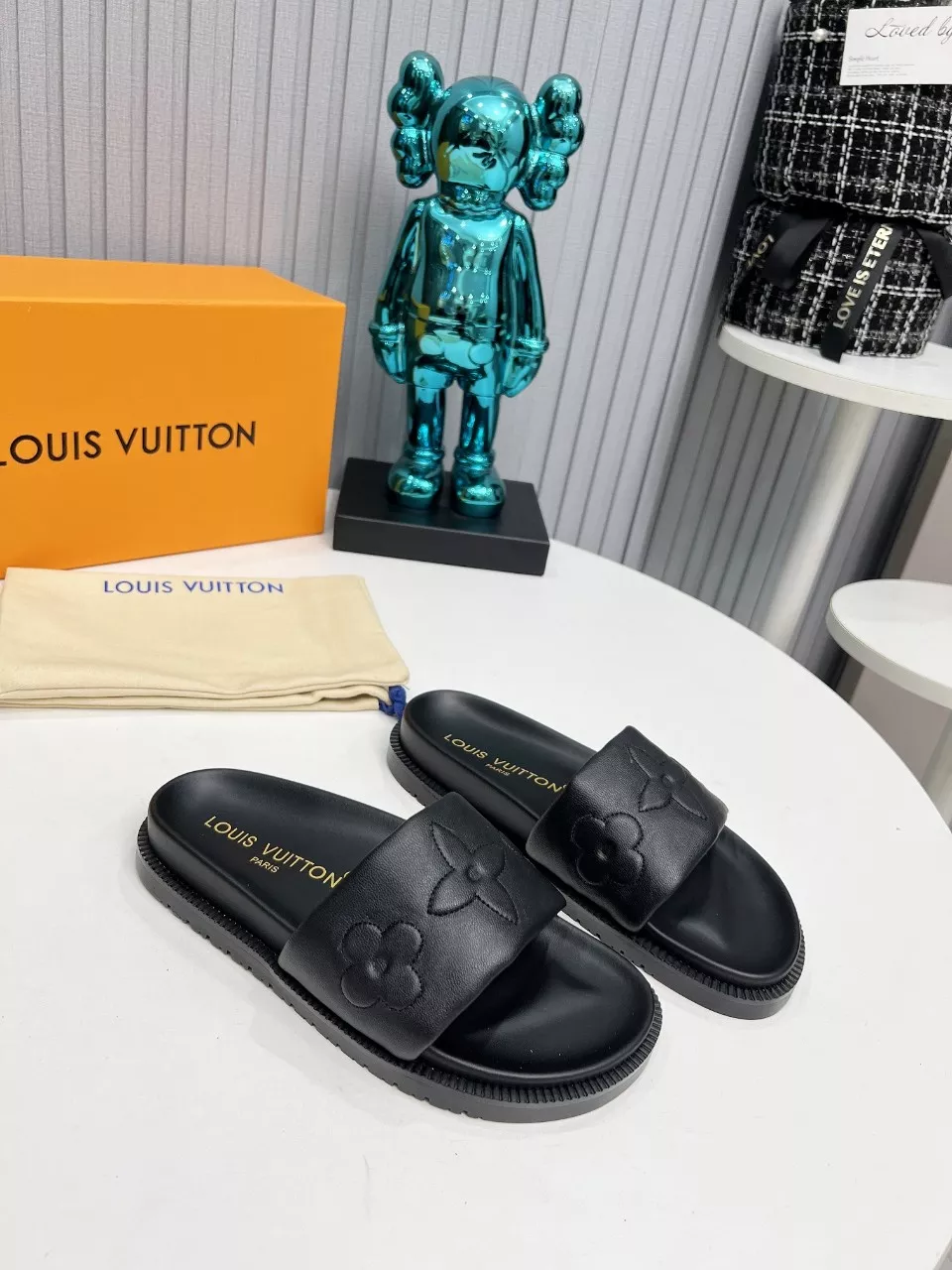 Elegant 324 Louis Vuitton Slippers For Women