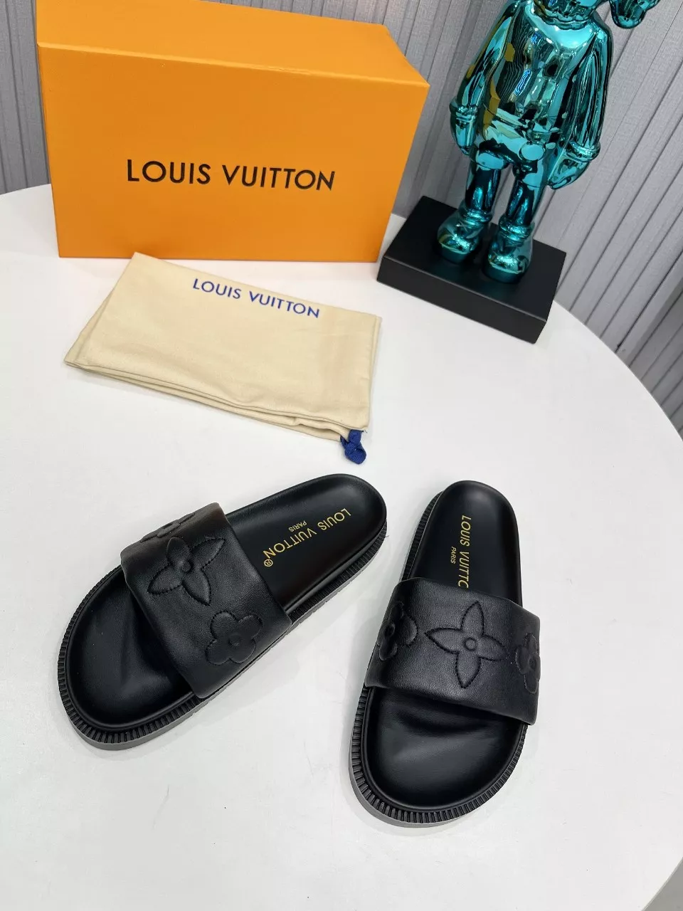 Elegant 324 Louis Vuitton Slippers For Women