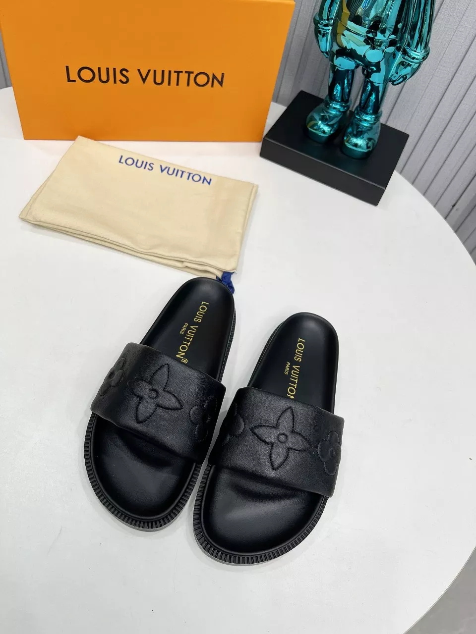 Elegant 324 Louis Vuitton Slippers For Women