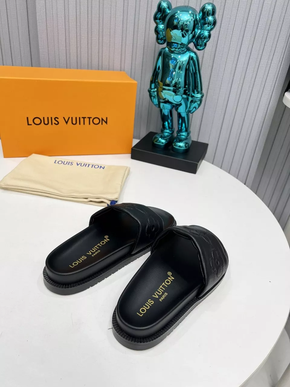 Elegant 324 Louis Vuitton Slippers For Women