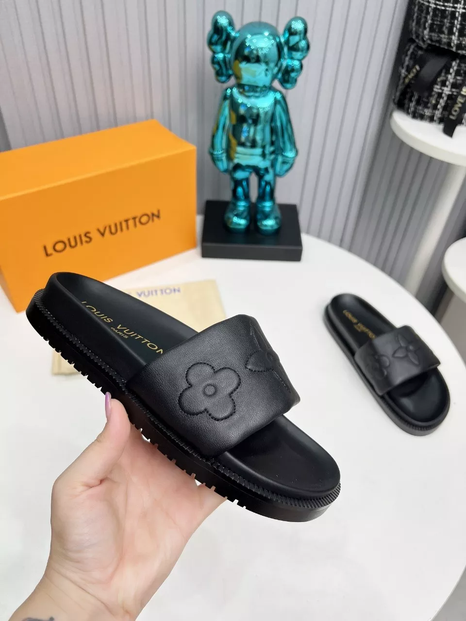 Elegant 324 Louis Vuitton Slippers For Women