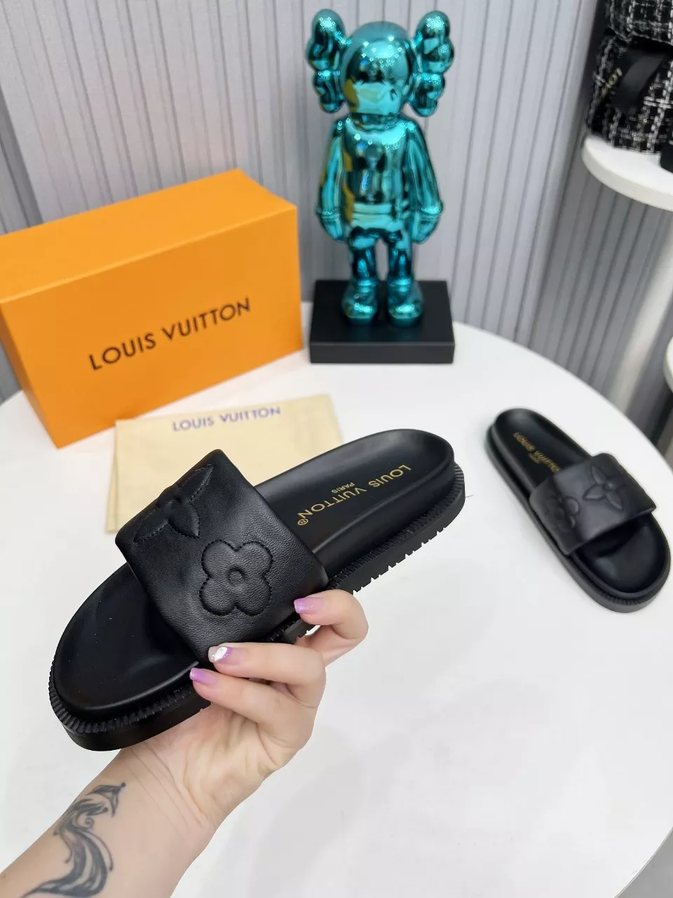Elegant 324 Louis Vuitton Slippers For Women
