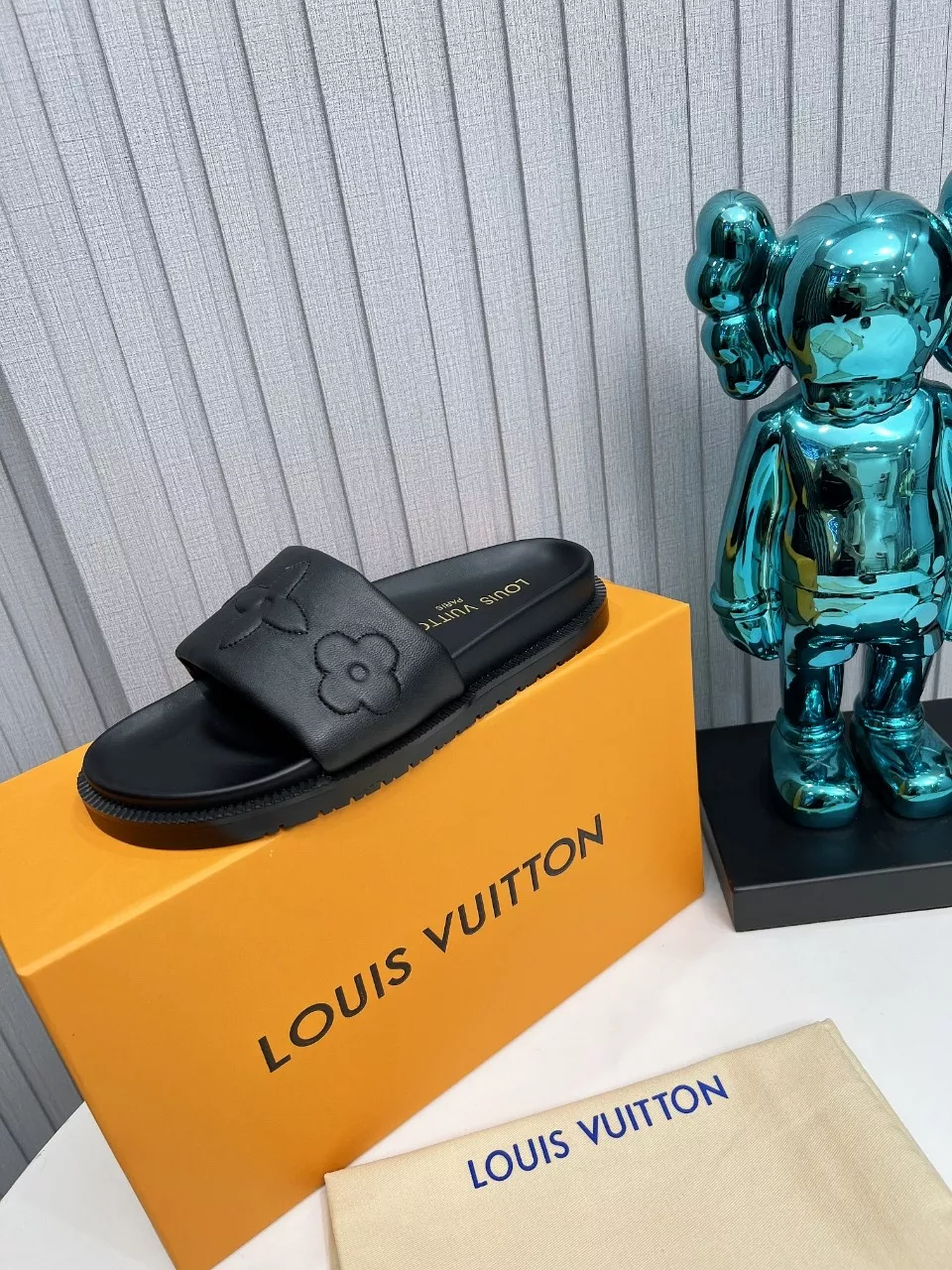 Elegant 324 Louis Vuitton Slippers For Women