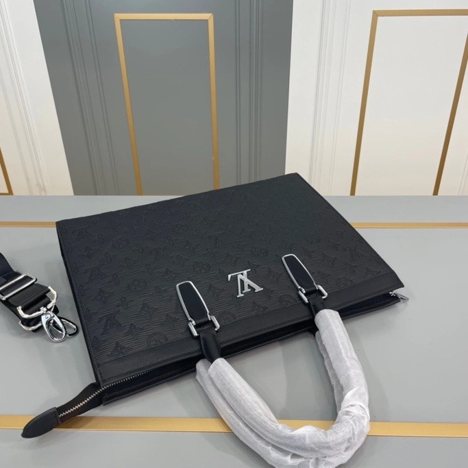 Elegant 328 Louis Vuitton AAA Man Handbags