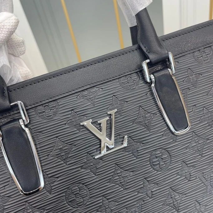 Elegant 328 Louis Vuitton AAA Man Handbags
