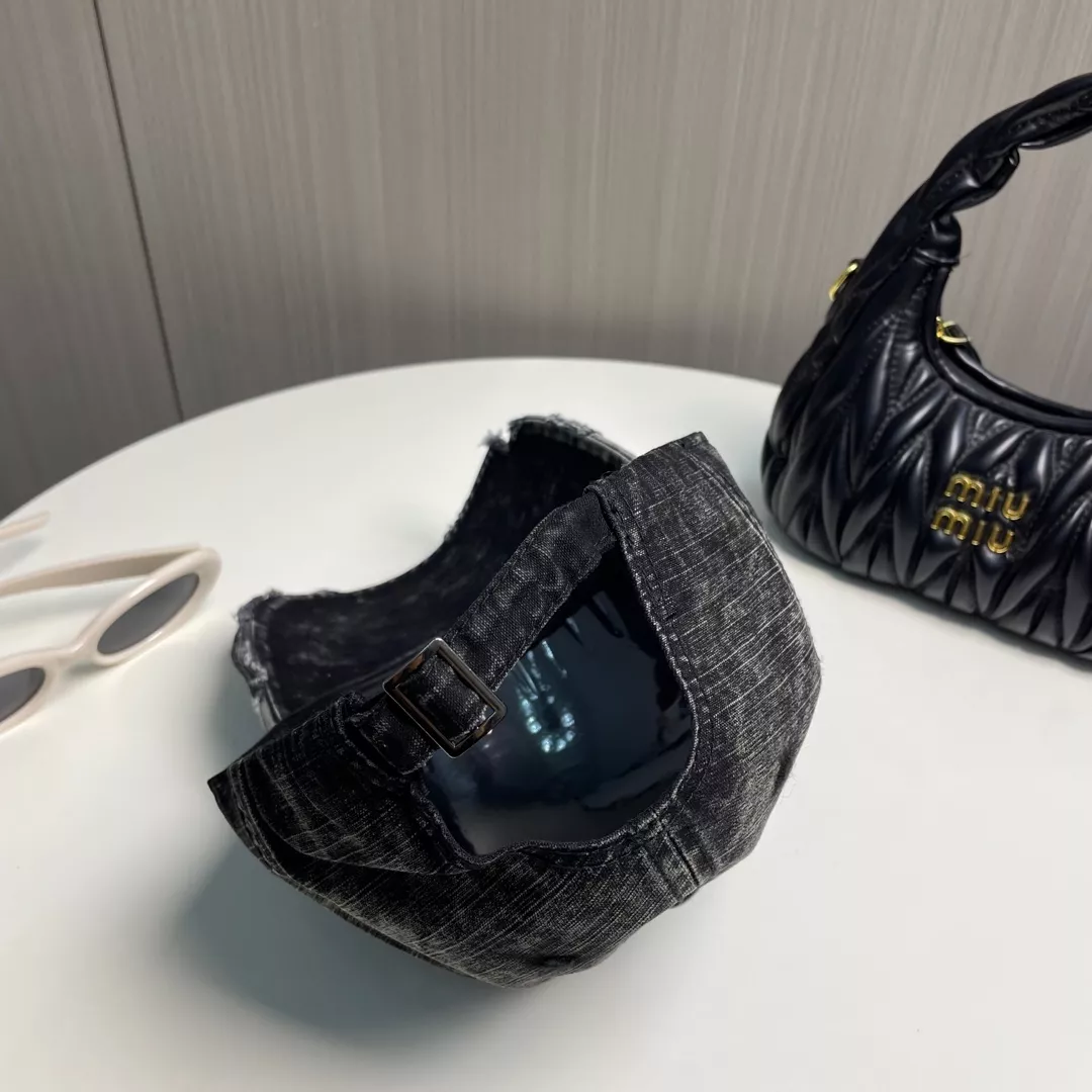 Elegant 3286 Balenciaga Caps