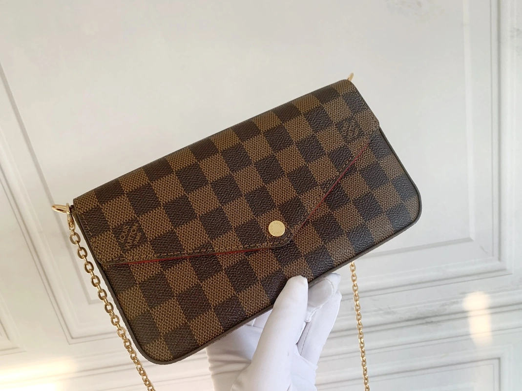 Elegant 332 Louis Vuitton LV Wallets For Women