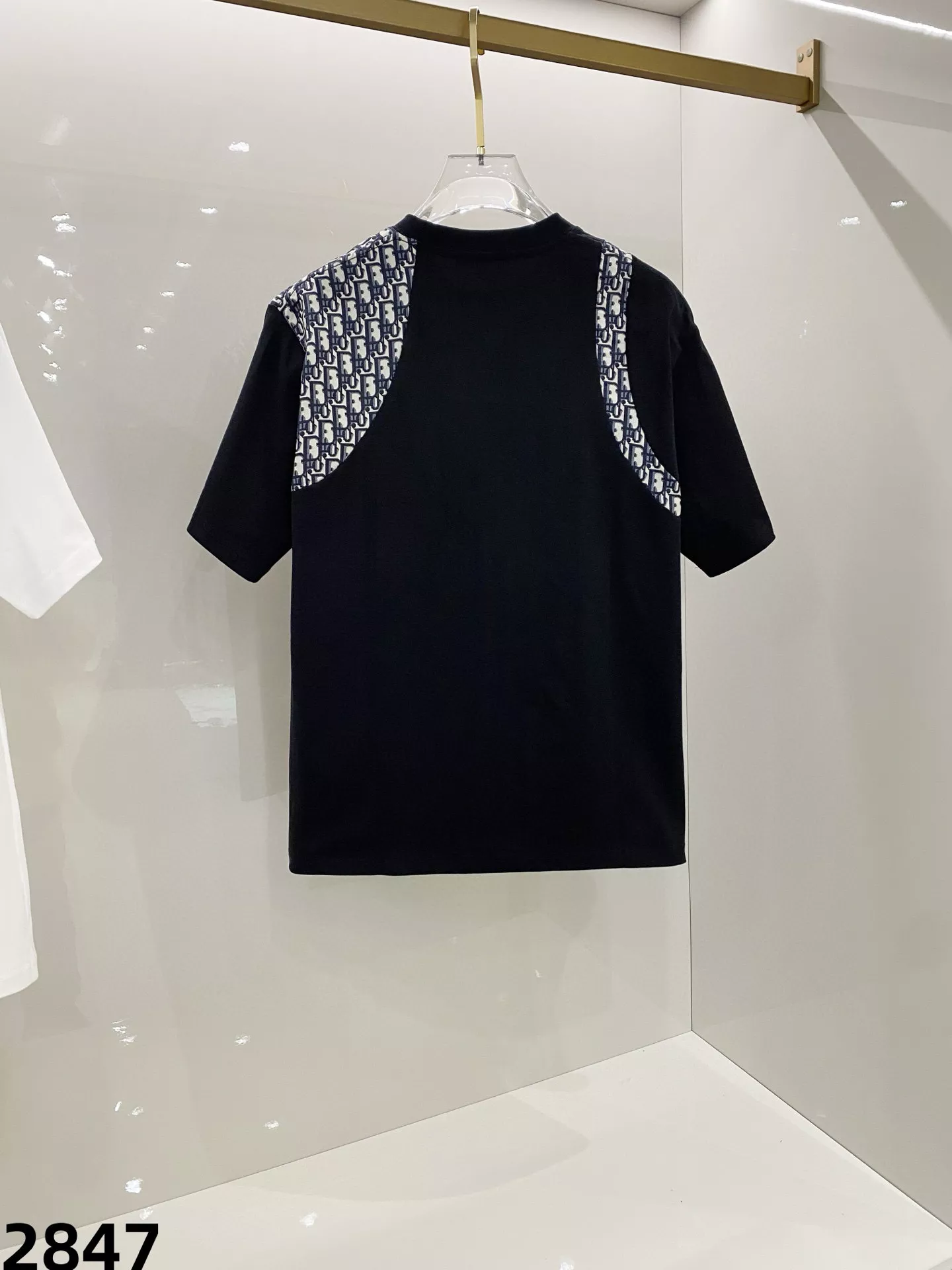 Elegant 334 Louis Vuitton LV T-Shirts Short Sleeved For Unisex