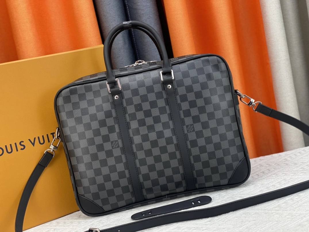 Elegant 3358 Louis Vuitton AAA Man Handbags