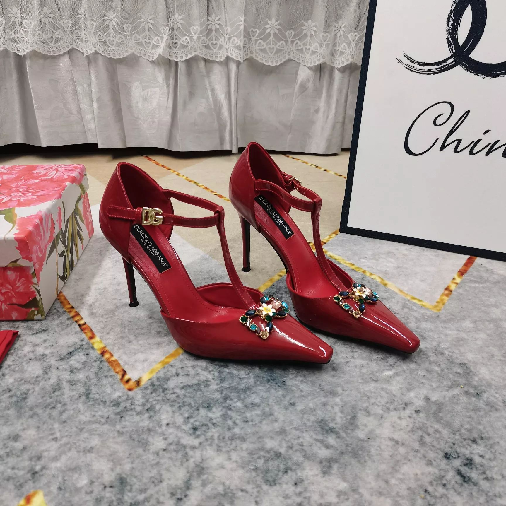 Elegant 3597 Dolce & Gabbana D&G Sandal For Women
