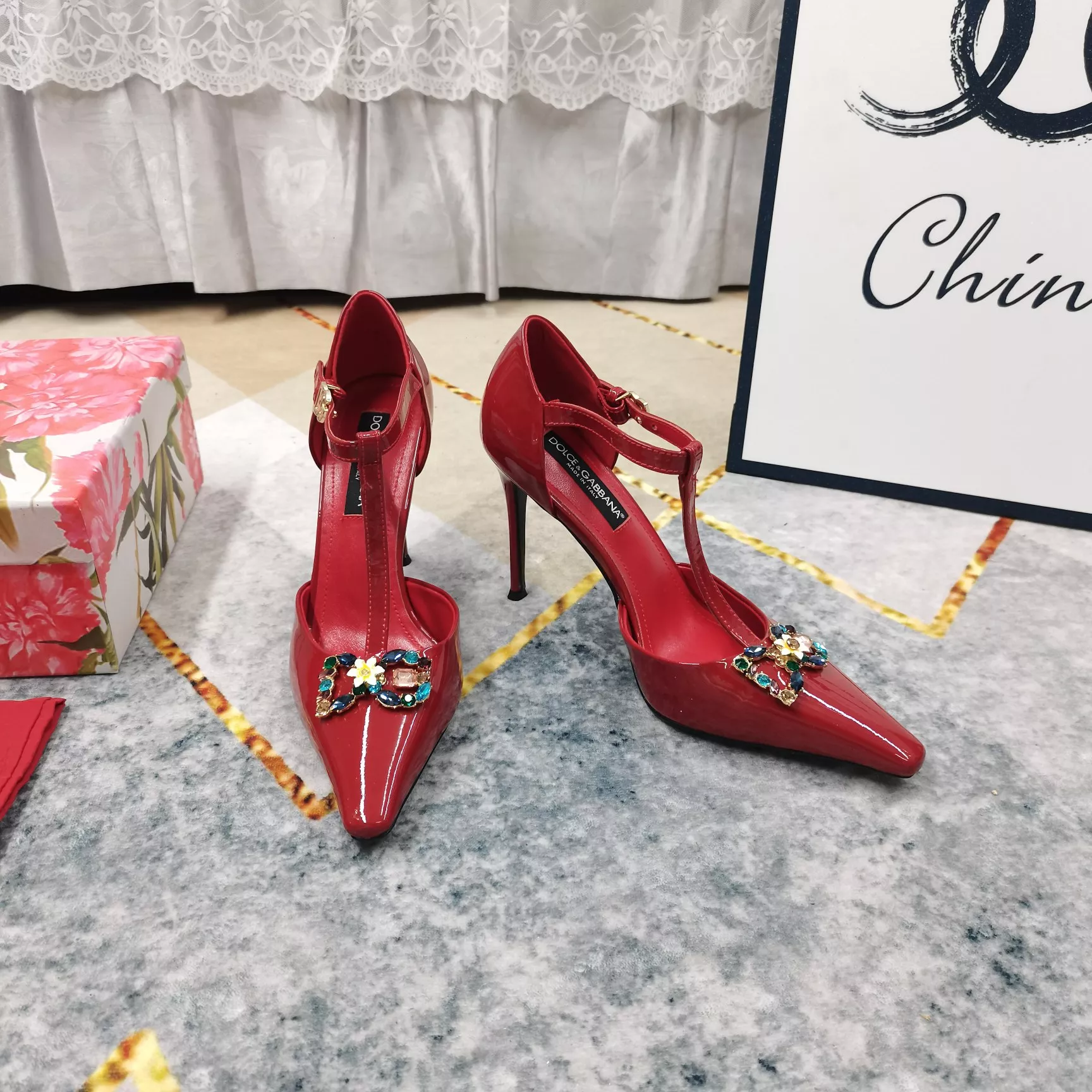 Elegant 3597 Dolce & Gabbana D&G Sandal For Women