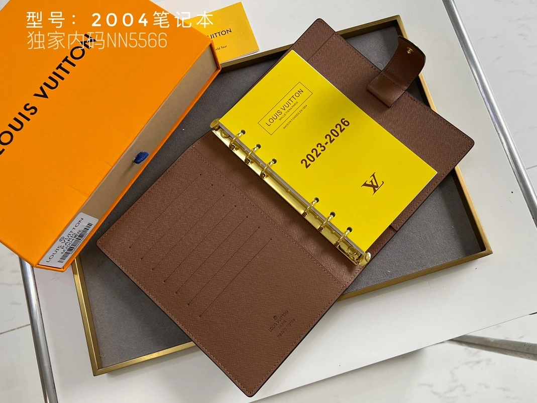 Elegant 3693 Louis Vuitton LV Card Case