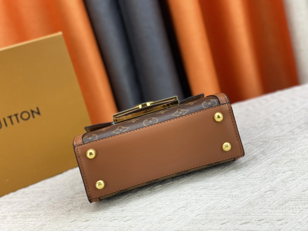 Elegant 3924 Louis Vuitton AAA Quality Handbags For Women