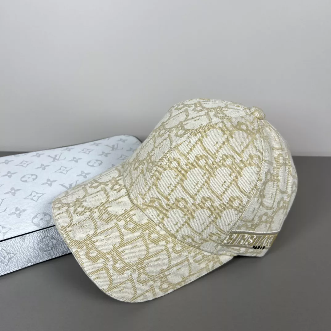 Elegant 4182 Christian Dior Caps