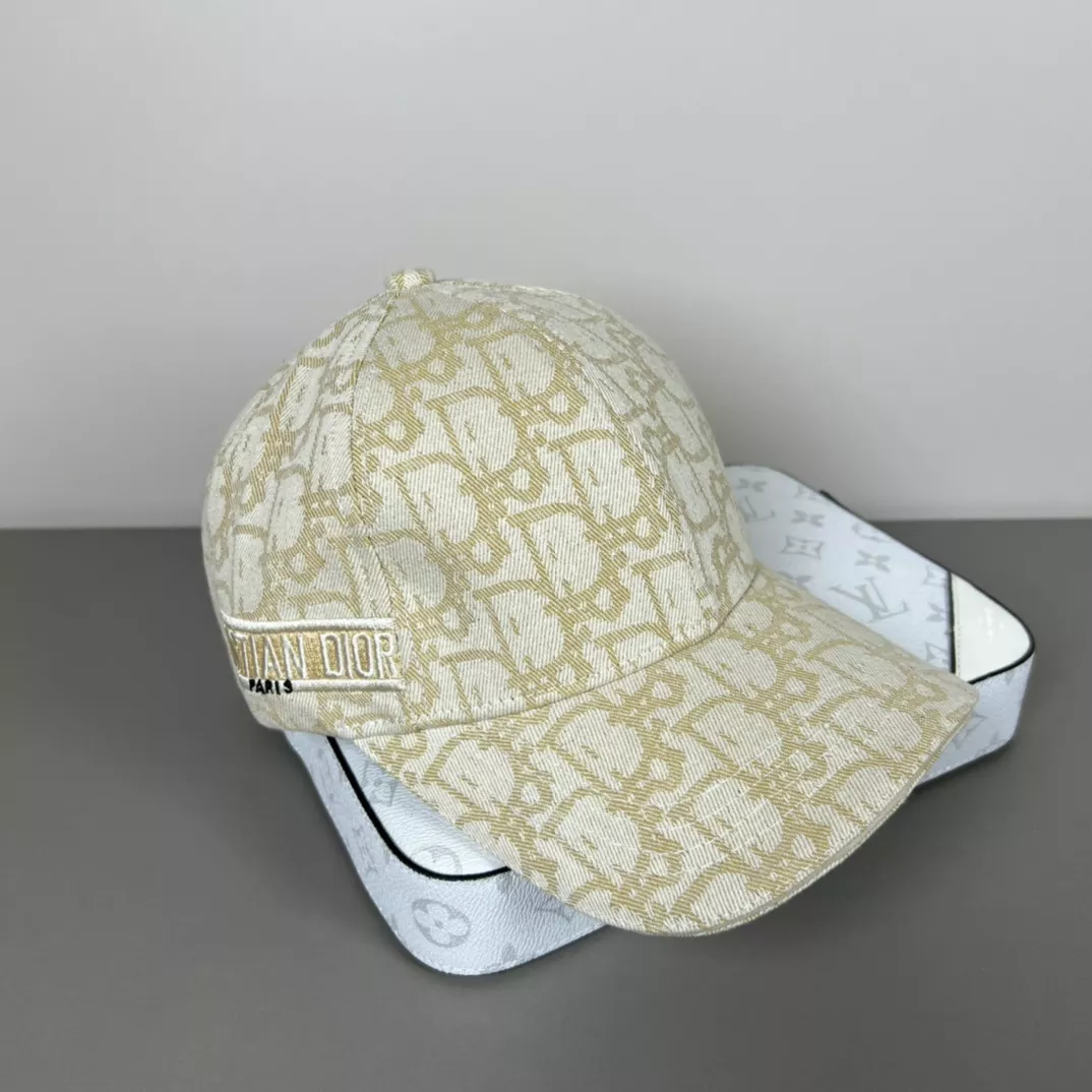 Elegant 4182 Christian Dior Caps