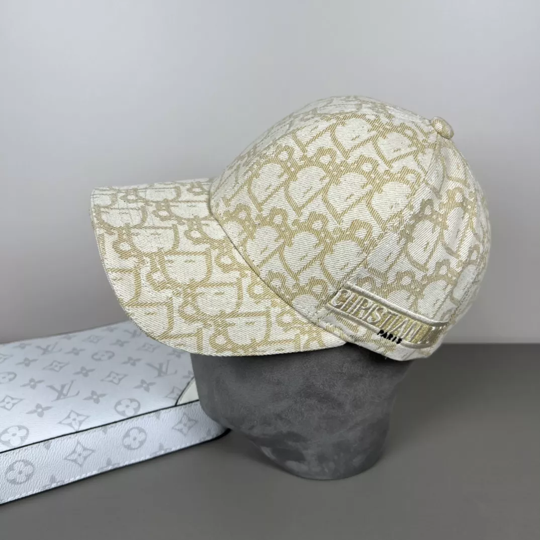 Elegant 4182 Christian Dior Caps