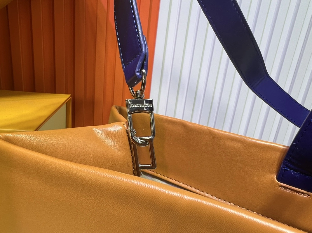 Elegant 4374 Louis Vuitton AAA Quality Tote-Handbags For Women