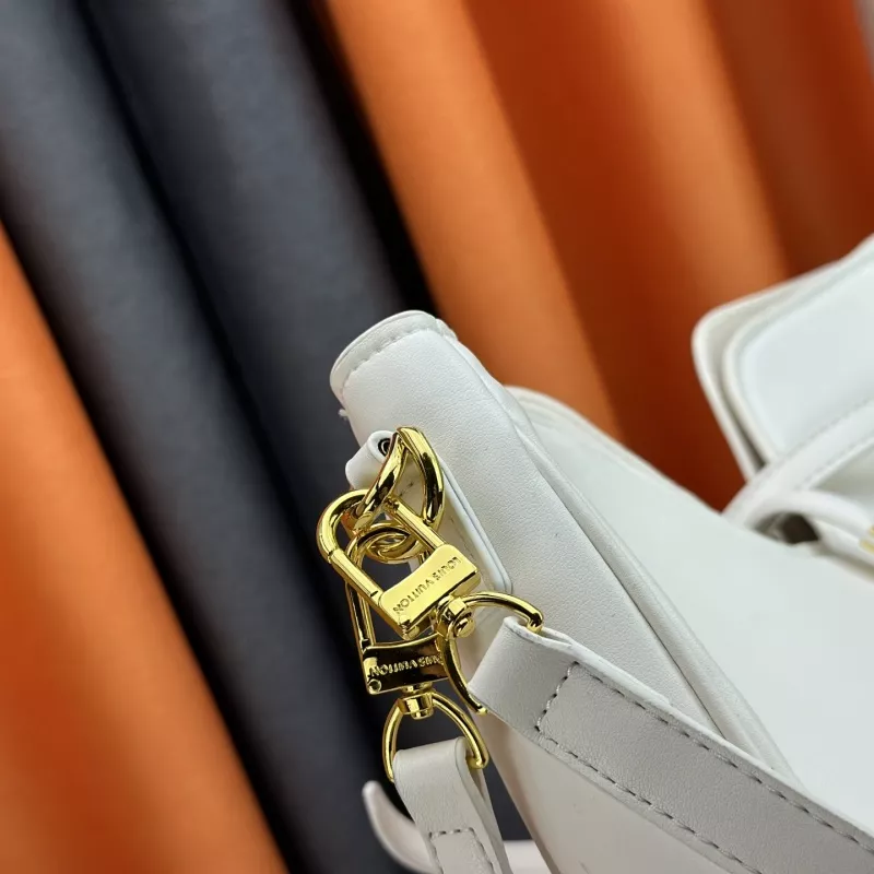 Elegant 4459 Louis Vuitton AAA Quality Messenger Bags For Women