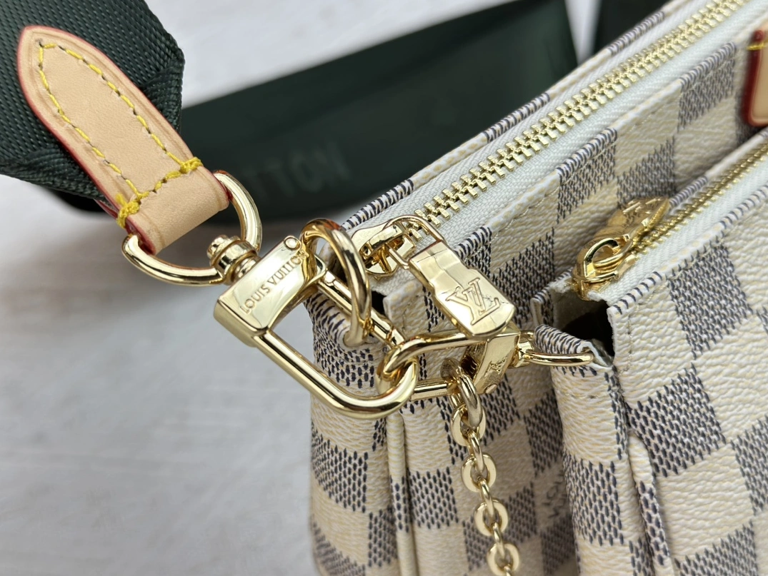 Elegant 4605 Louis Vuitton AAA Quality Messenger Bags For Women