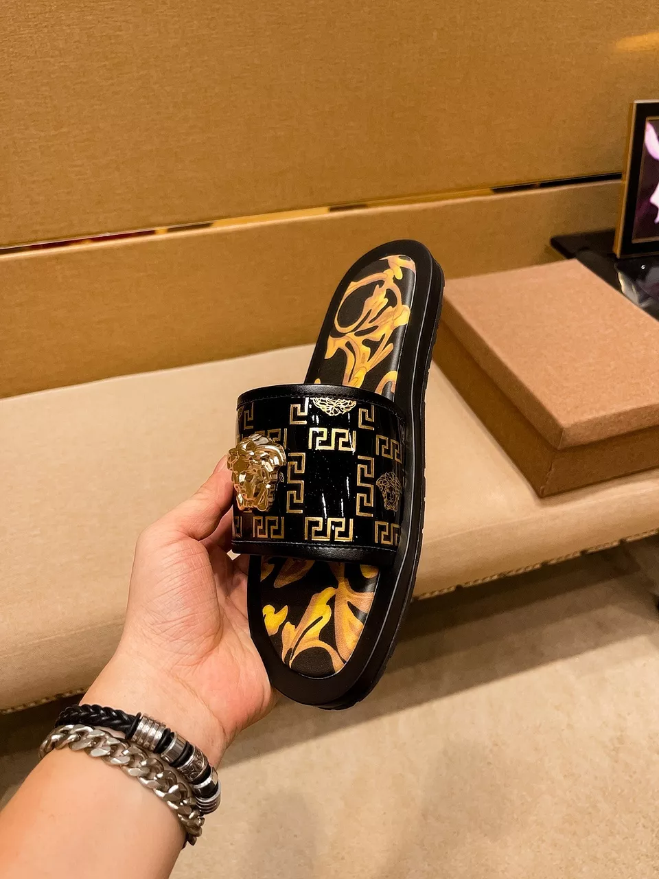 Elegant 4684 Versace Slippers For Men