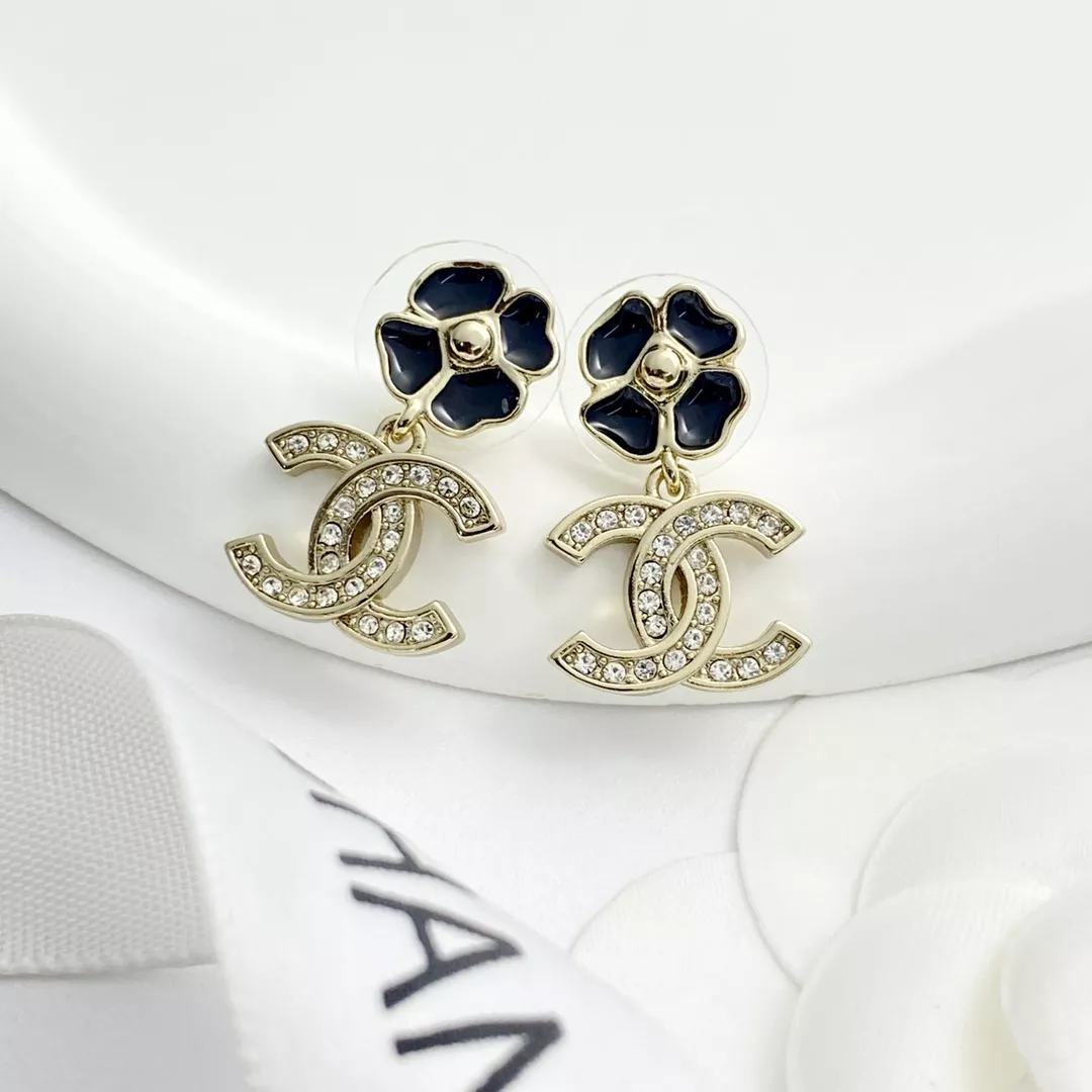 Elegant 476 Chanel Earrings For Women