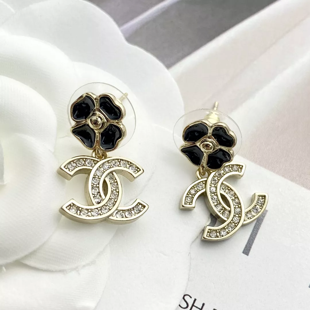 Elegant 476 Chanel Earrings For Women