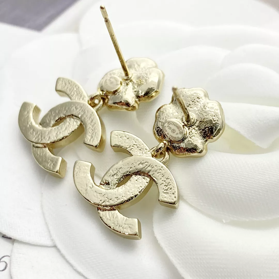 Elegant 476 Chanel Earrings For Women