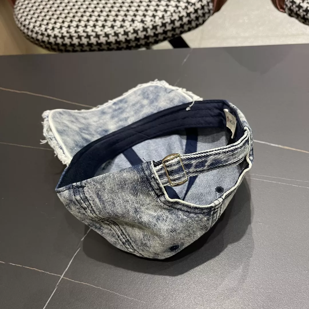 Elegant 5046 Moncler Caps