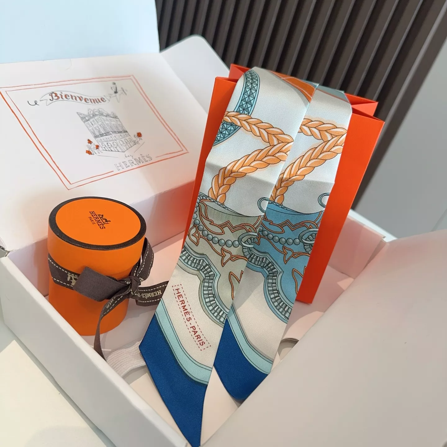 Elegant 5173 Hermes Silk Scarf