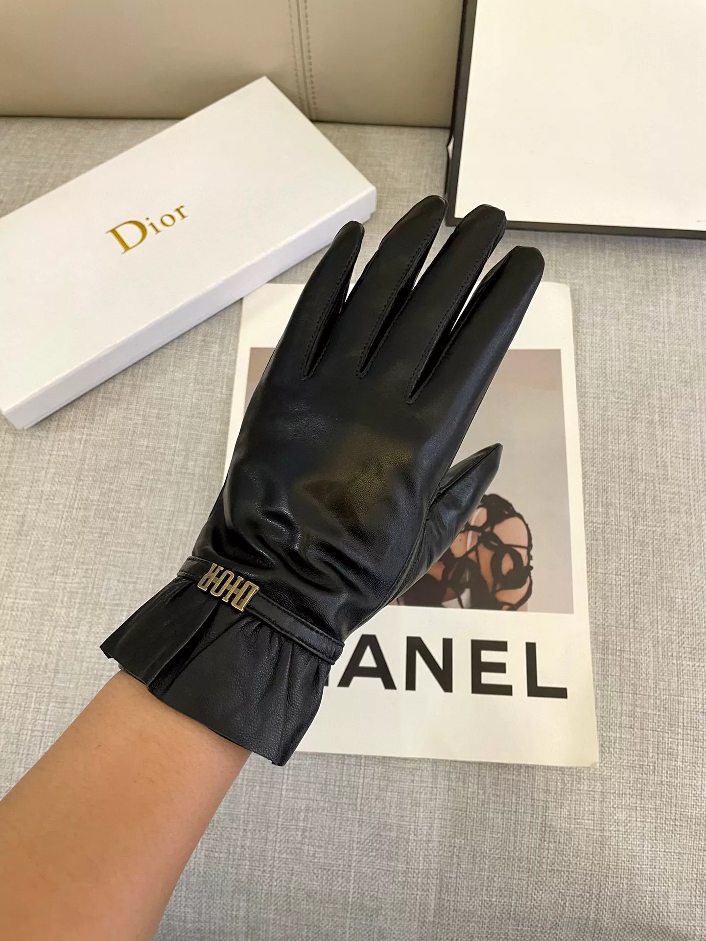 Elegant 558 Christian Dior Gloves For Women