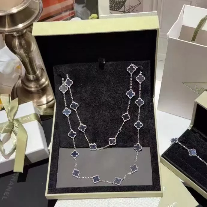 Elegant 5582 Van Cleef & Arpels Necklaces For Women