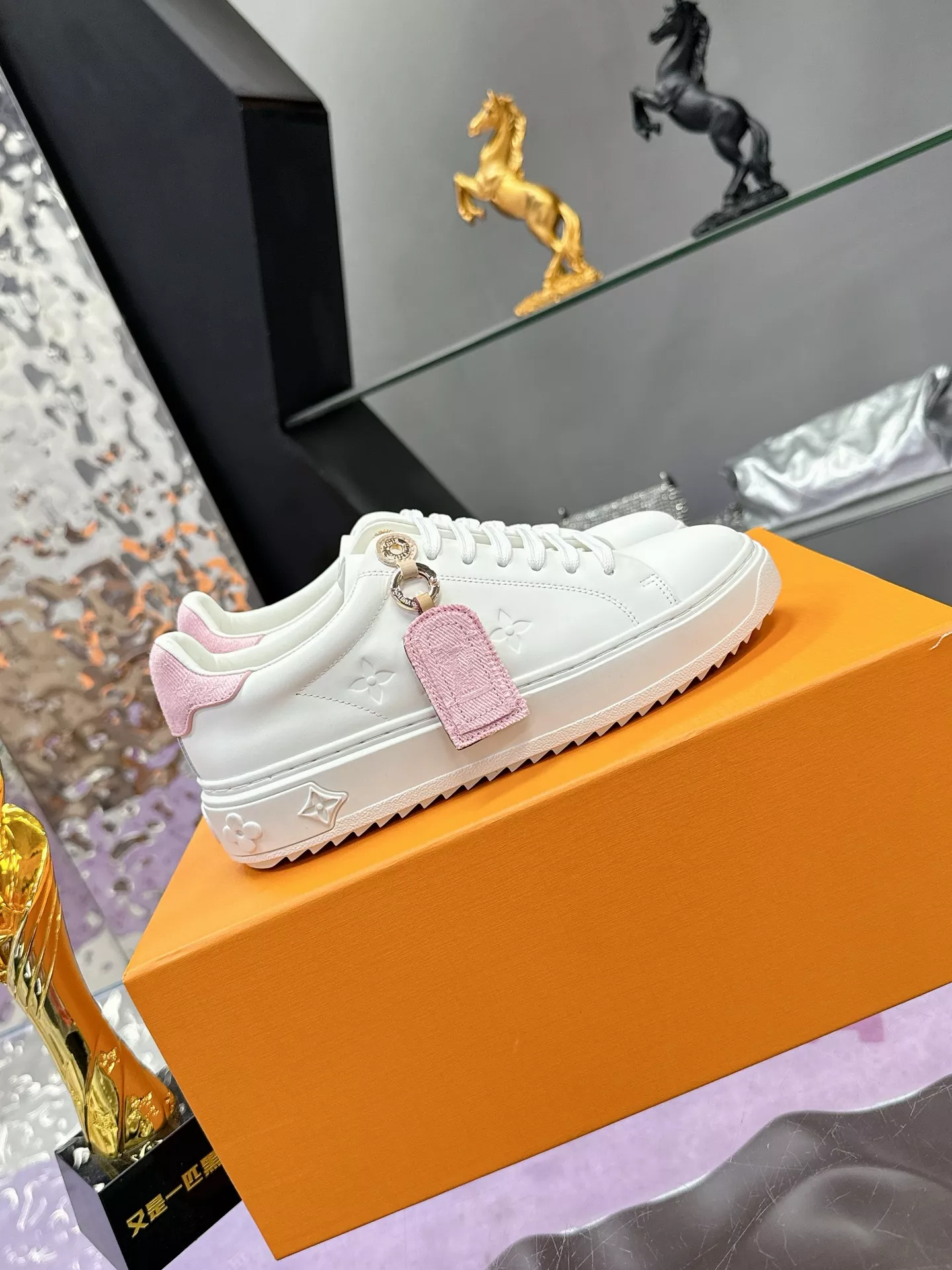 Elegant 570 Louis Vuitton Casual Shoes For Women