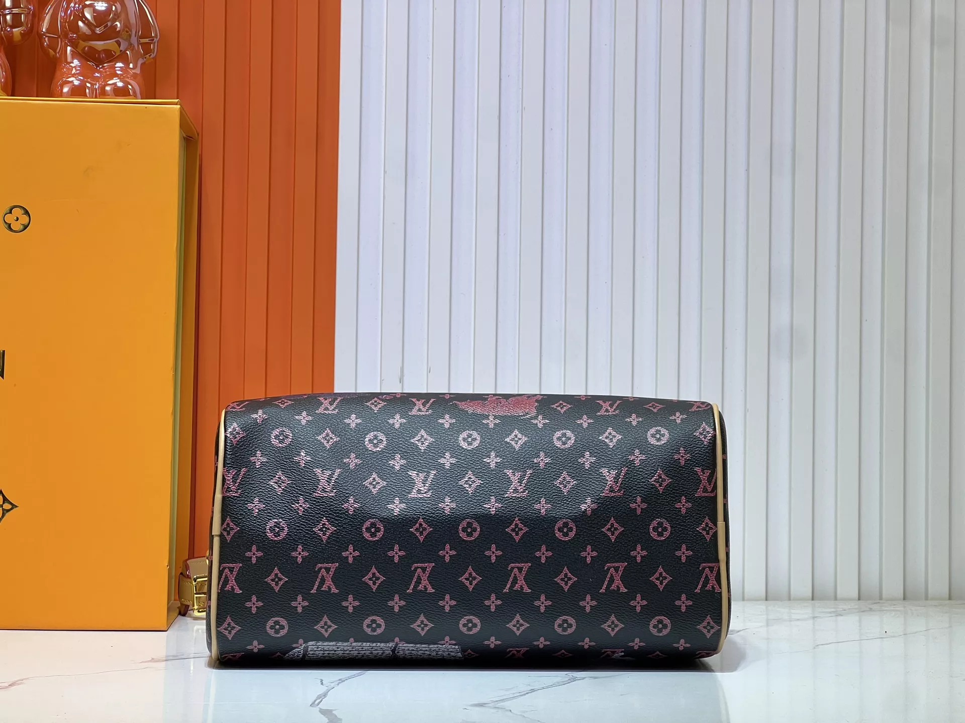 Elegant 5718 Louis Vuitton AAA Quality Handbags For Women