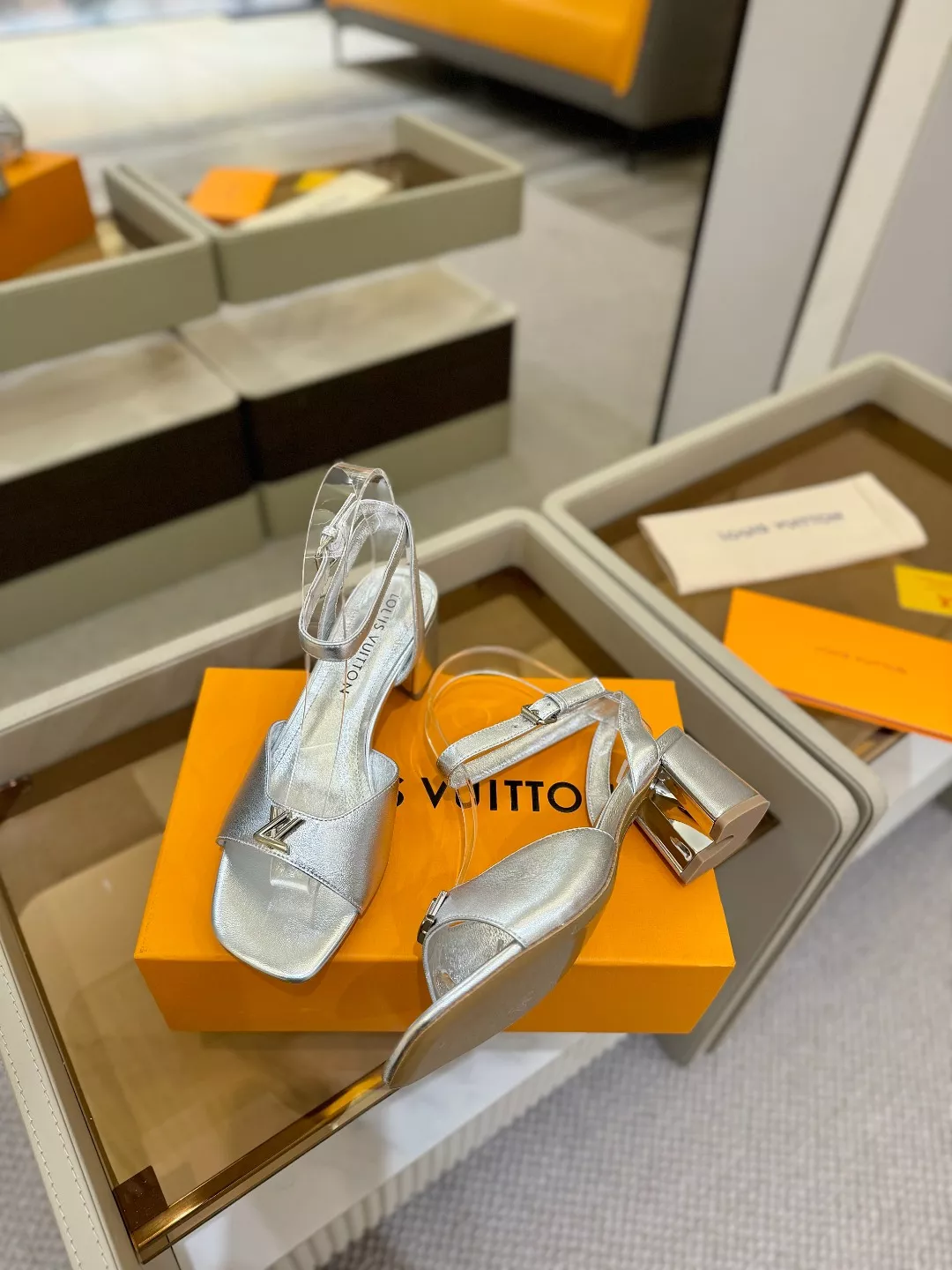 Elegant 6170 Louis Vuitton Sandal For Women