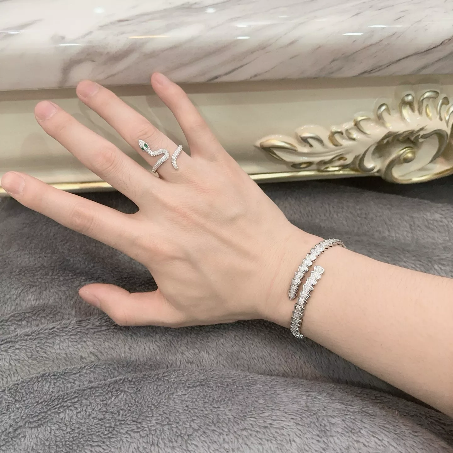 Elegant 6525 Bvlgari Bracelets