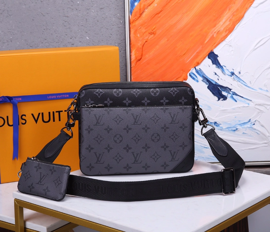Elegant 6556 Louis Vuitton AAA Man Messenger Bags