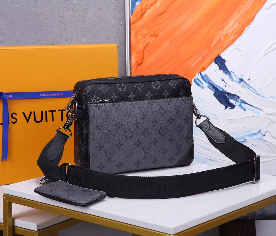 Elegant 6556 Louis Vuitton AAA Man Messenger Bags