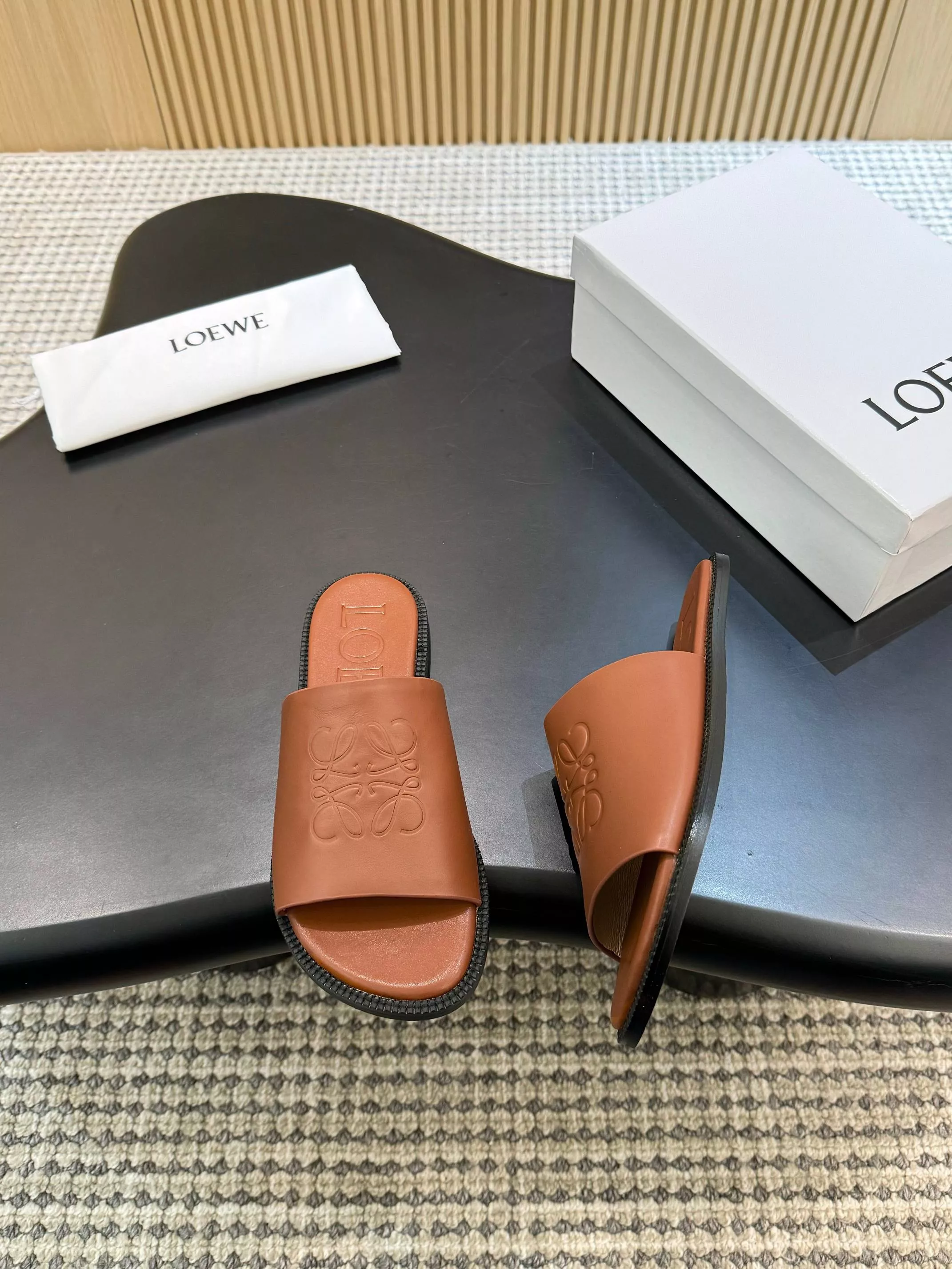 Elegant 675 LOEWE Slippers For Men