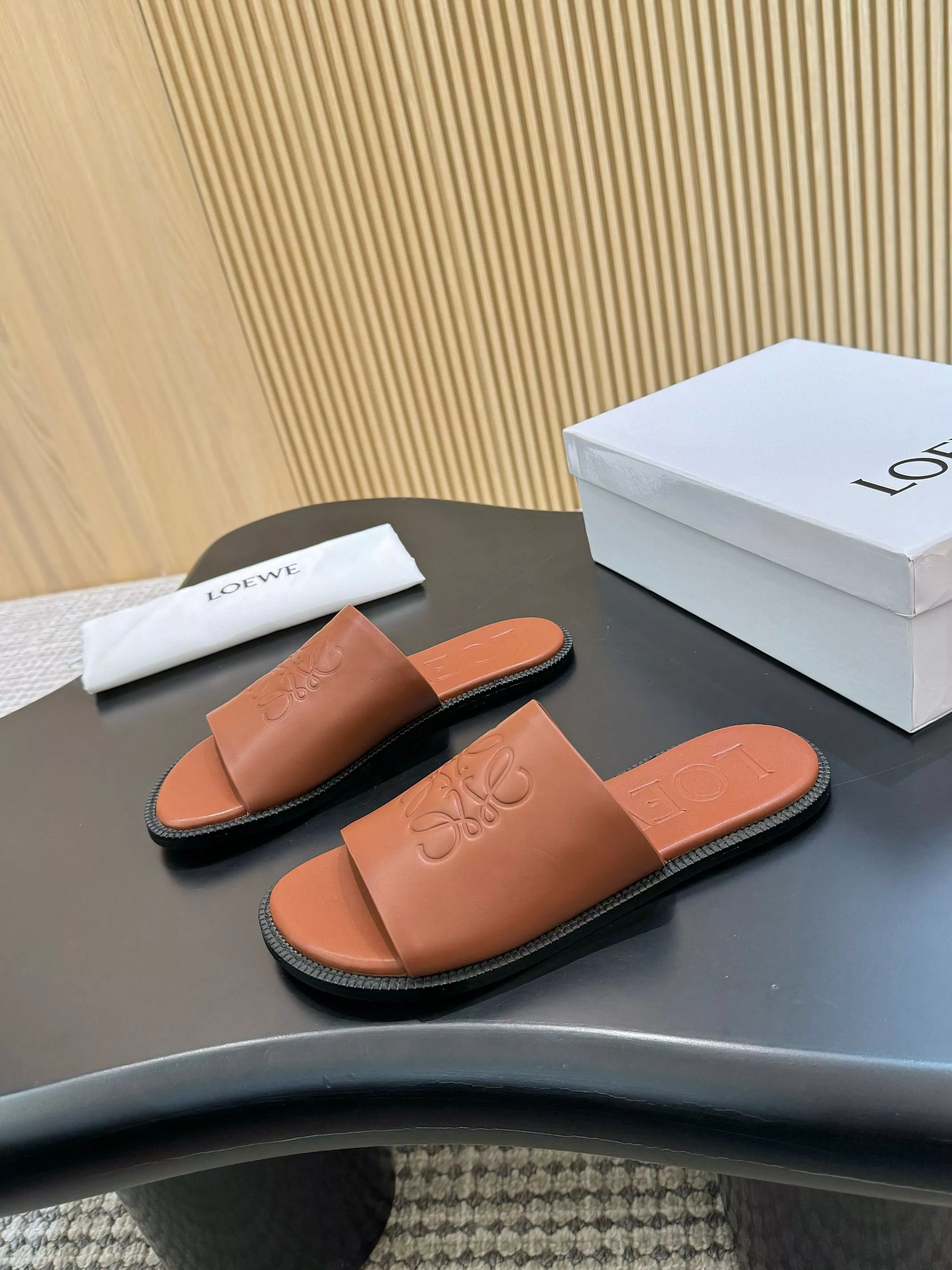Elegant 675 LOEWE Slippers For Men