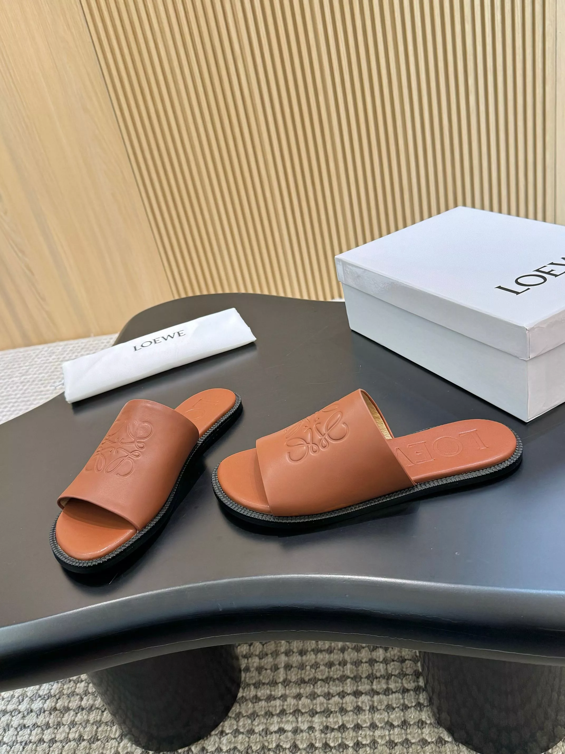Elegant 675 LOEWE Slippers For Men